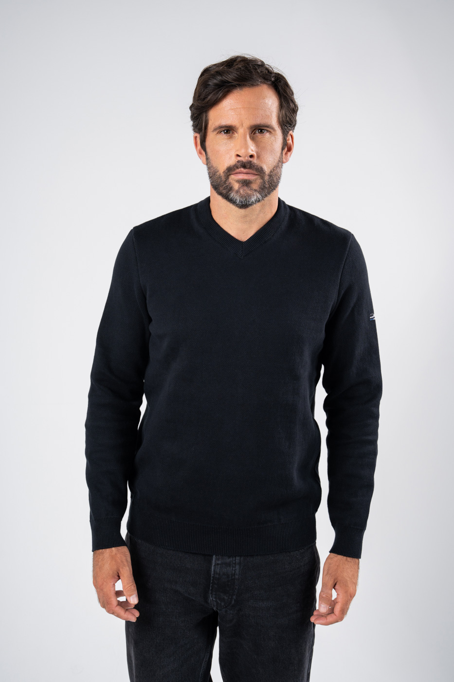Man wearing Semper Invicta V-neck anti-lacerations sweater